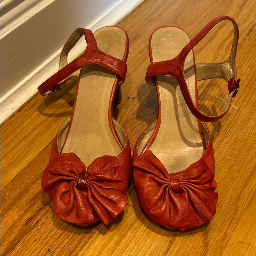 Chocolat Blu Red Bow Sandals